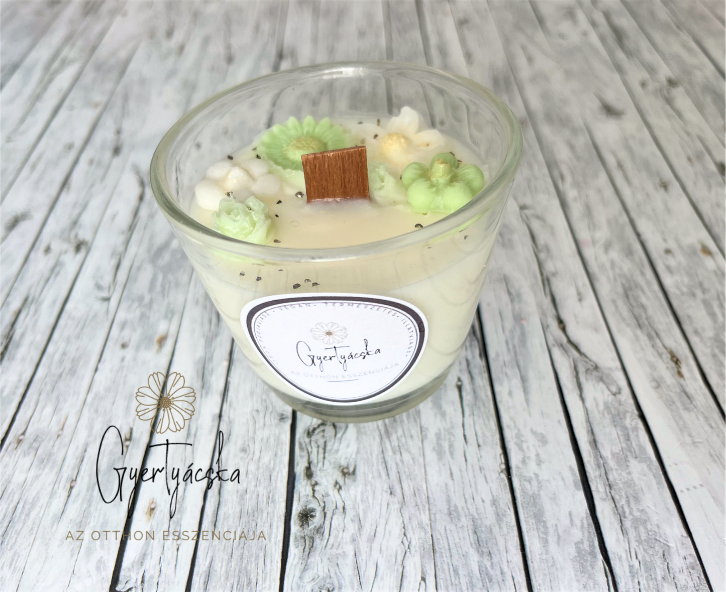 Poharas gyertyák fa kanóccal