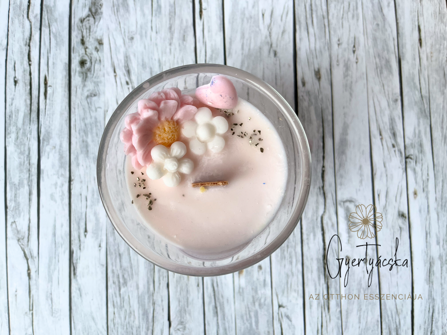 Poharas gyertyák fa kanóccal