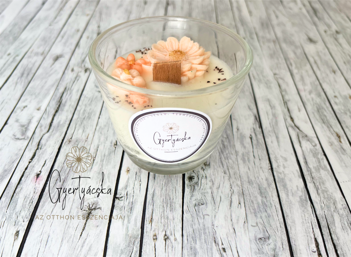 Poharas gyertyák fa kanóccal