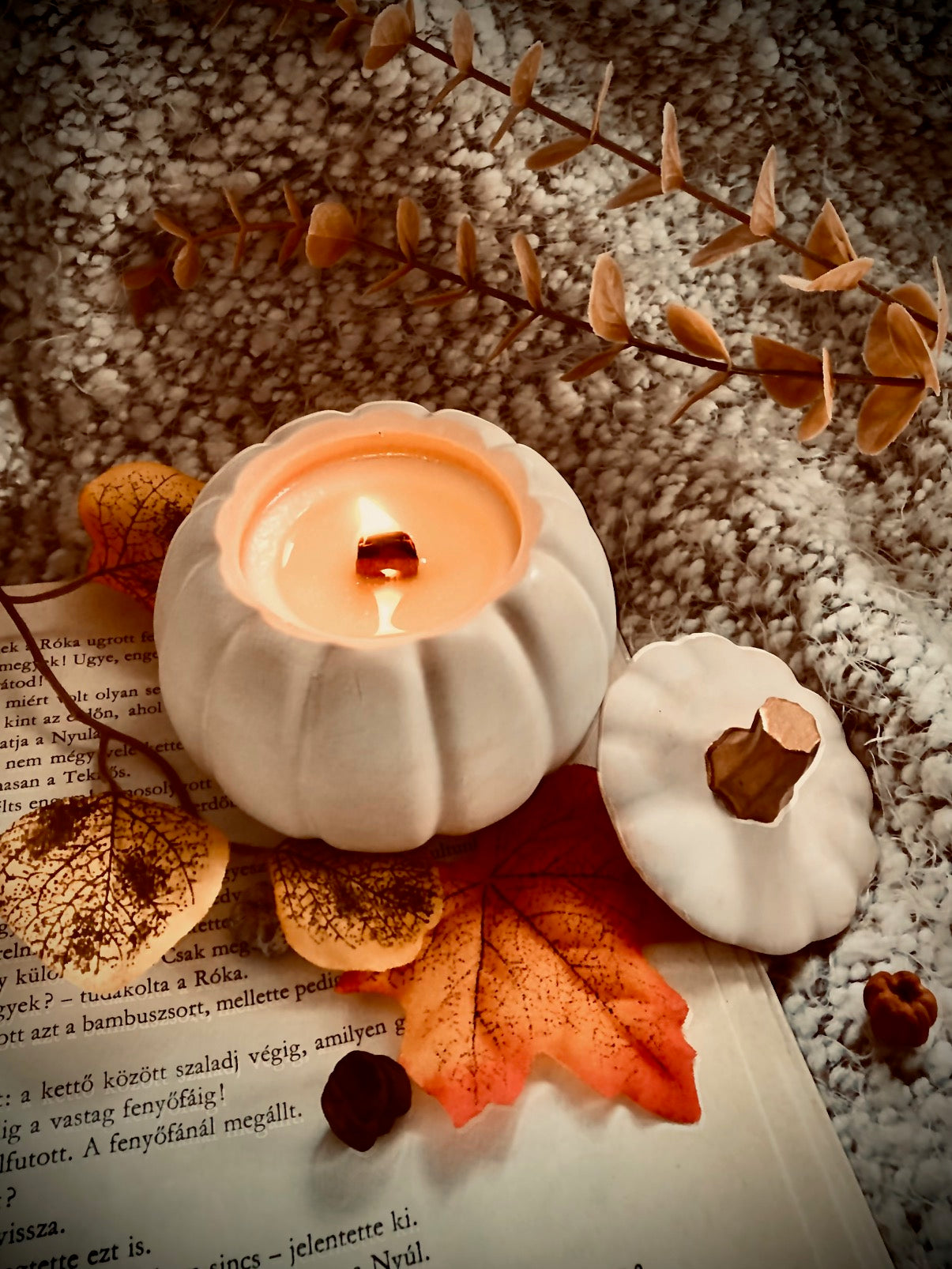 Fa kanócos illatgyertya tökös kerámiában